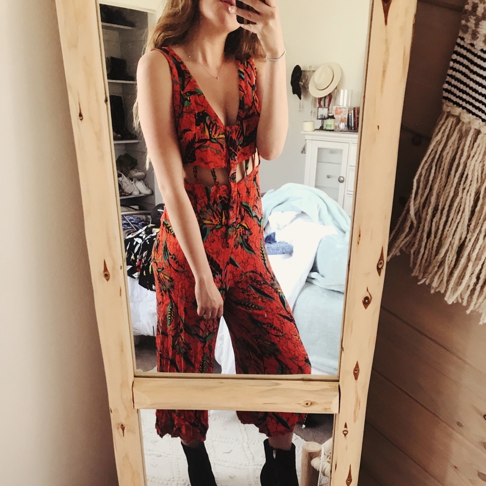 🌺 floral urban outfitters jumpsuit 🌺